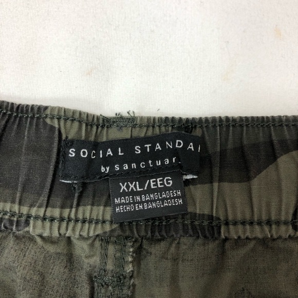 Social Standard by Sanctuary Boardwalk Elastic Back Green Camo Cuffed Shorts XXL - Picture 13 of 15